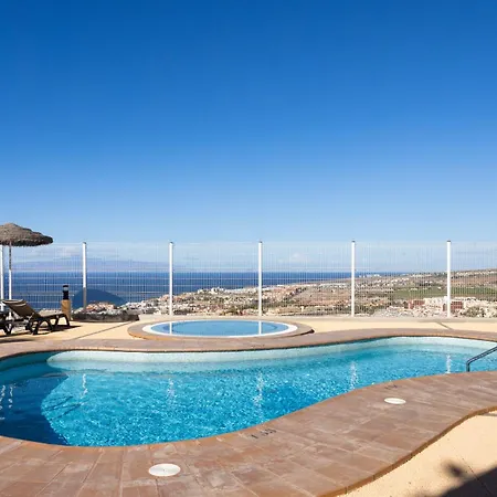 Home2book Escape & Pool, Only Adults 아데제