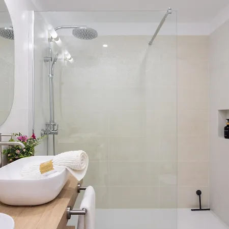 Home2book Escape & Pool, Only Adults 아파트 *